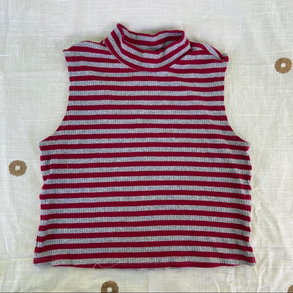 muscle striped crop top